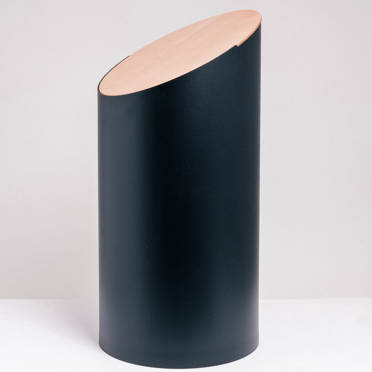 MOHEIM SWING BIN MEDIUM | JAPANESE DESIGN | MADE IN JAPAN – NiMi MOHEIM SWING BIN MEDIUM | JAPANESE DESIGN | MADE IN JAPAN – NiMi