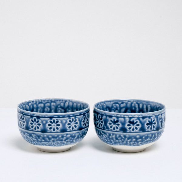 BLUE TEXTURED FLOWER TEA CUP (LATE SHOWA)